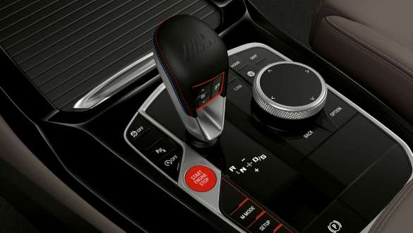 8-stopniowa skrzynia M Steptronic z Drivelogic.